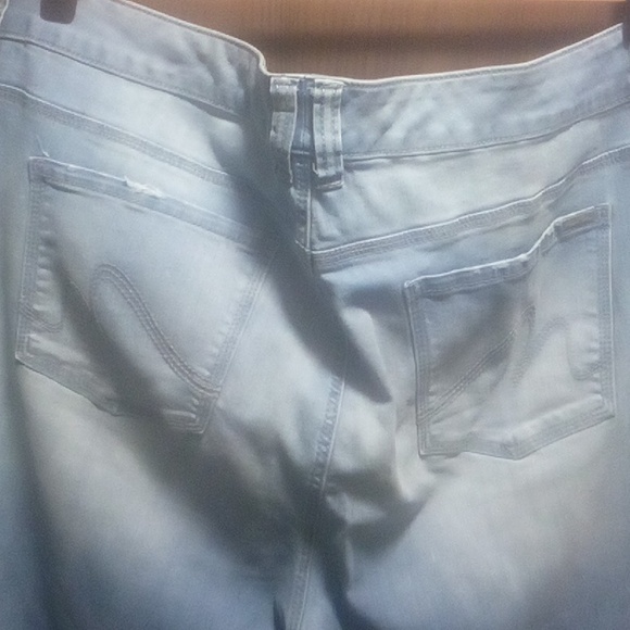 Melissa McCarthy Seven7 Distressed Girlfriend Cuffed Jeans - Picture 9 of 11